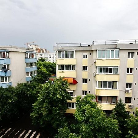 Apartments In The Aviatiei Area On Букурещ Екстериор снимка
